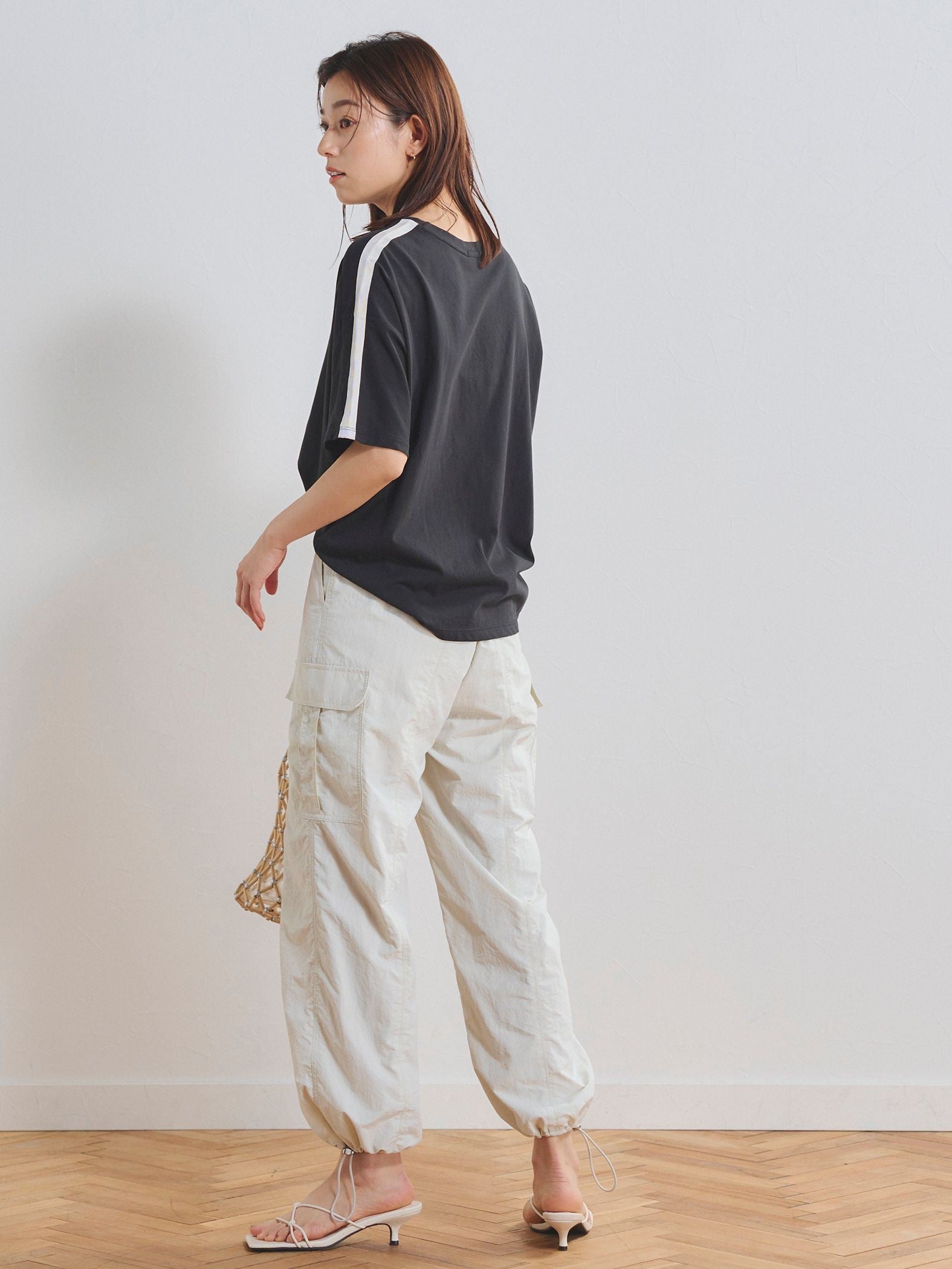 袖ラインロゴTシャツ