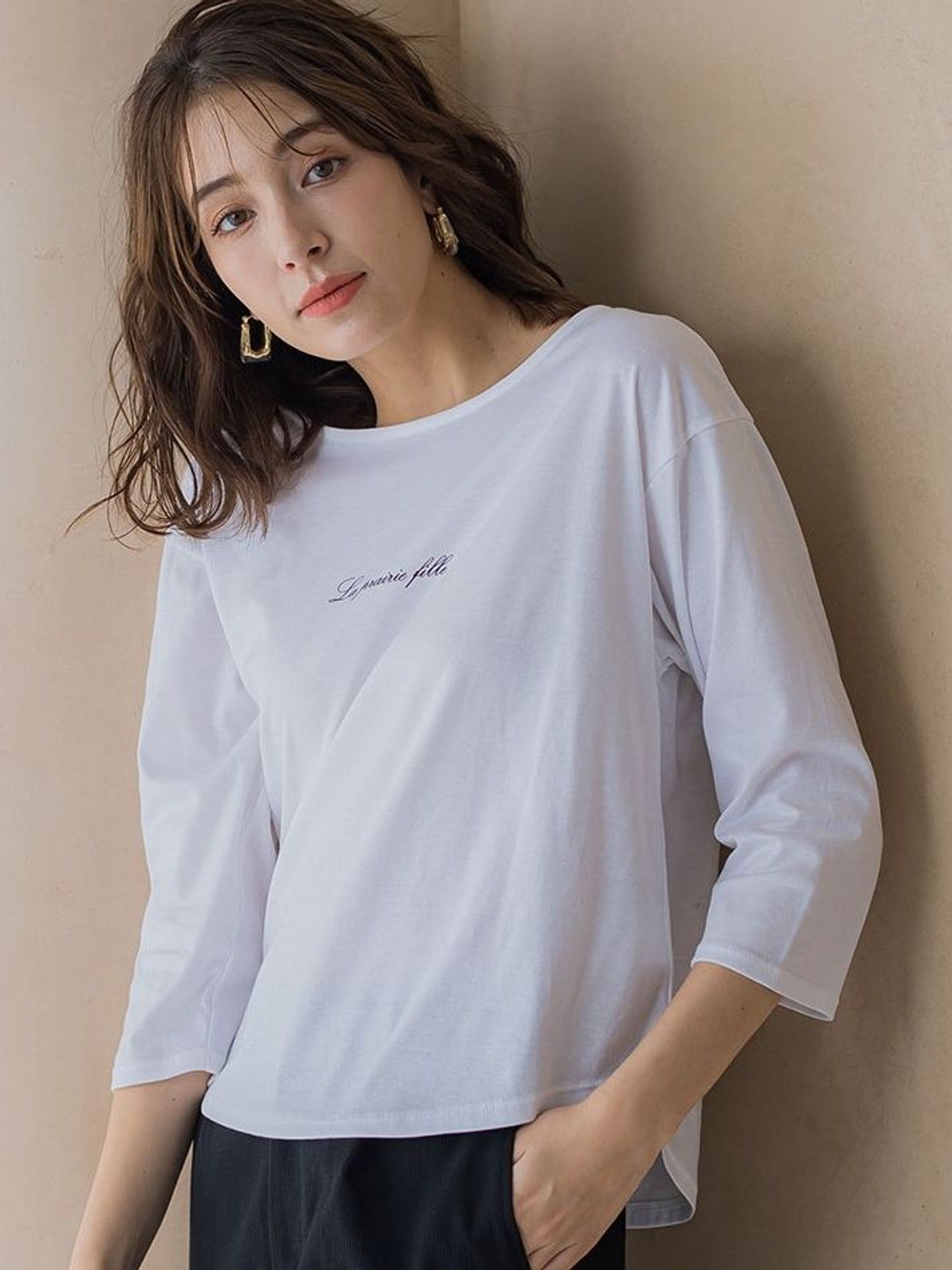 ラウンドカットロゴTシャツ ≪洗濯機で洗える≫