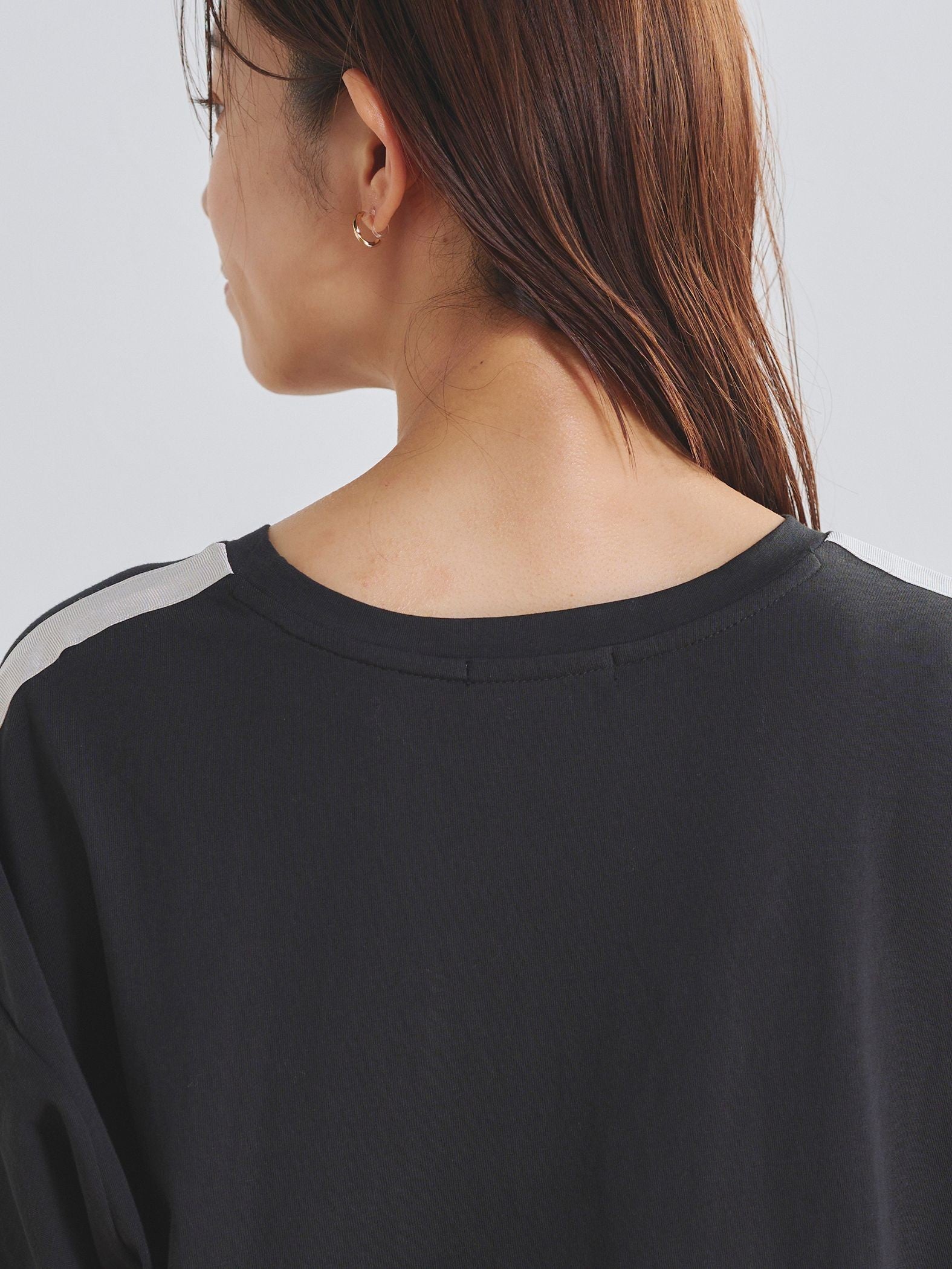 袖ラインロゴTシャツ