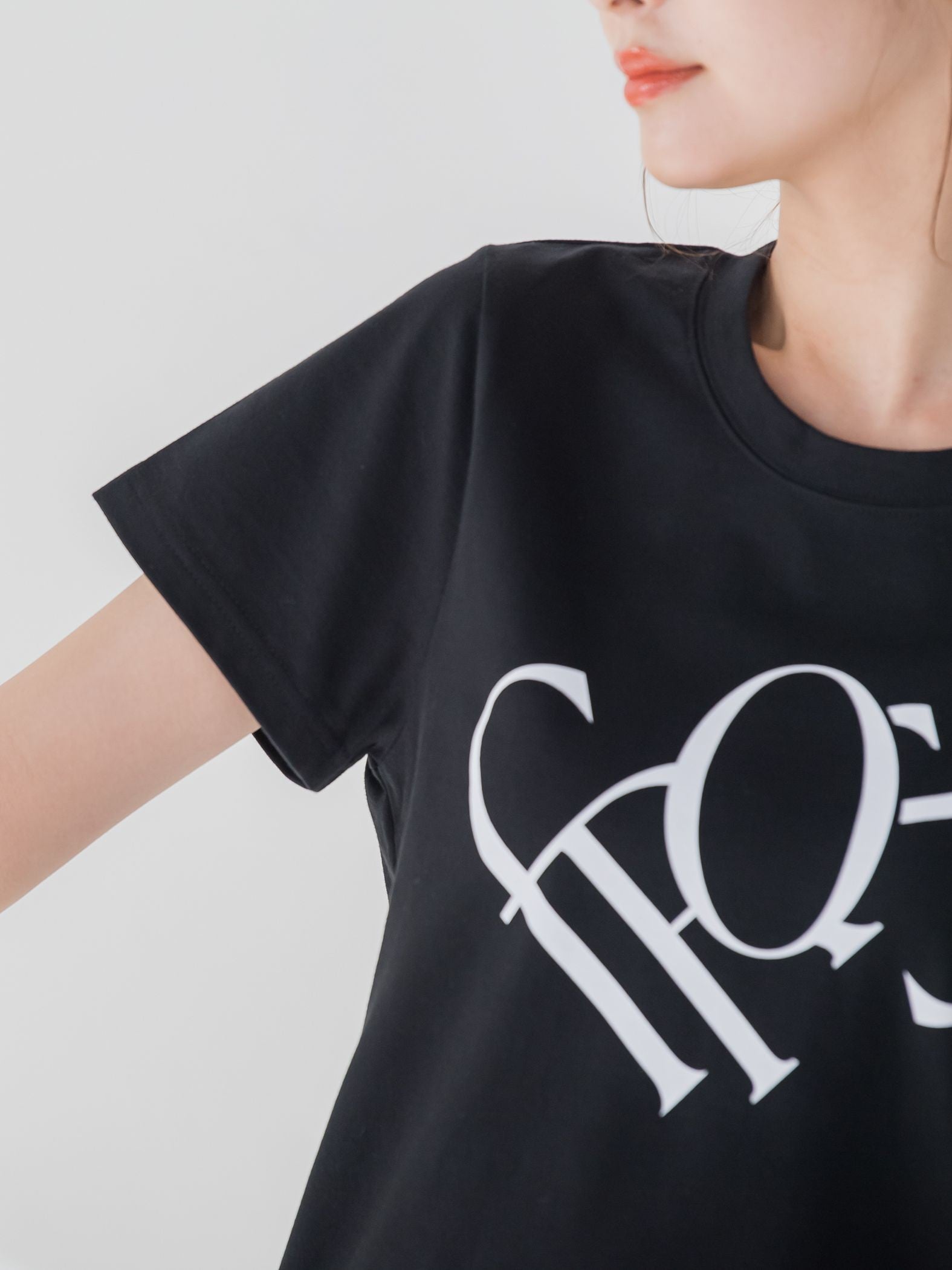 【大人も取り入れやすい1枚】ロゴTシャツ《洗濯機で洗える》