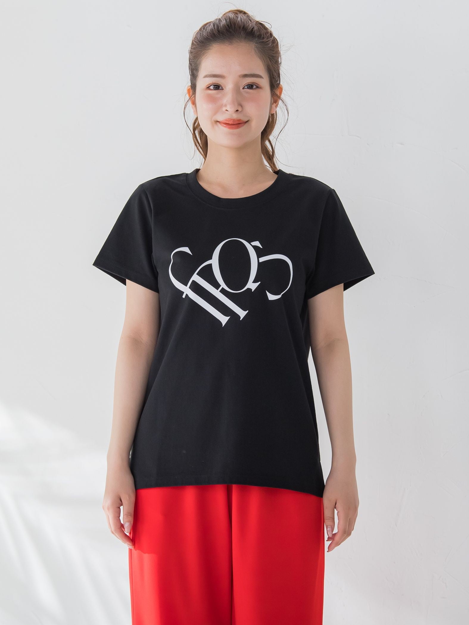 【大人も取り入れやすい1枚】ロゴTシャツ《洗濯機で洗える》
