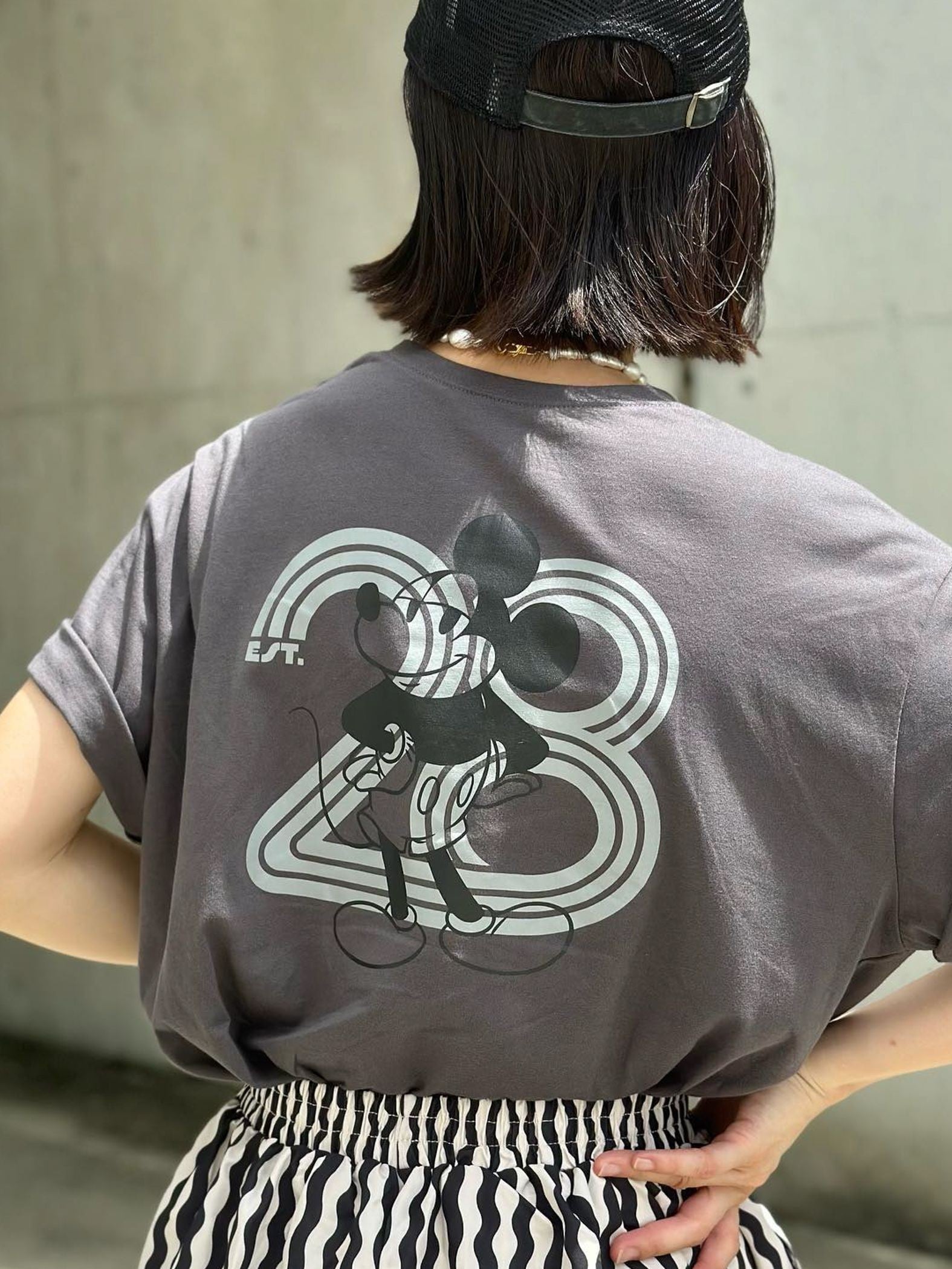【DISNEY/ディズニー ミッキーマウス】MICKEYオーバーサイズバックプリントTシャツ《洗濯機で洗える》