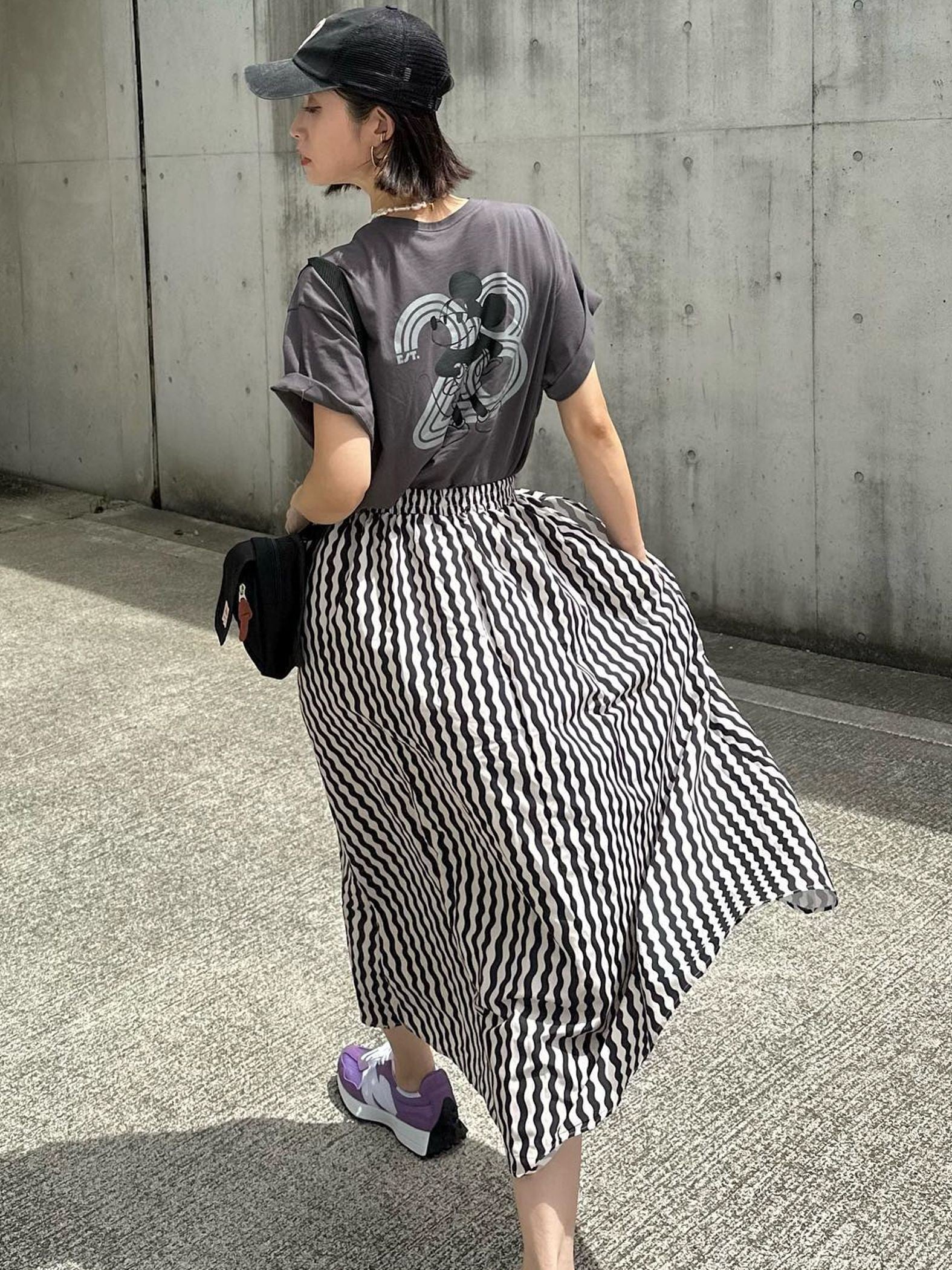 【DISNEY/ディズニー ミッキーマウス】MICKEYオーバーサイズバックプリントTシャツ《洗濯機で洗える》
