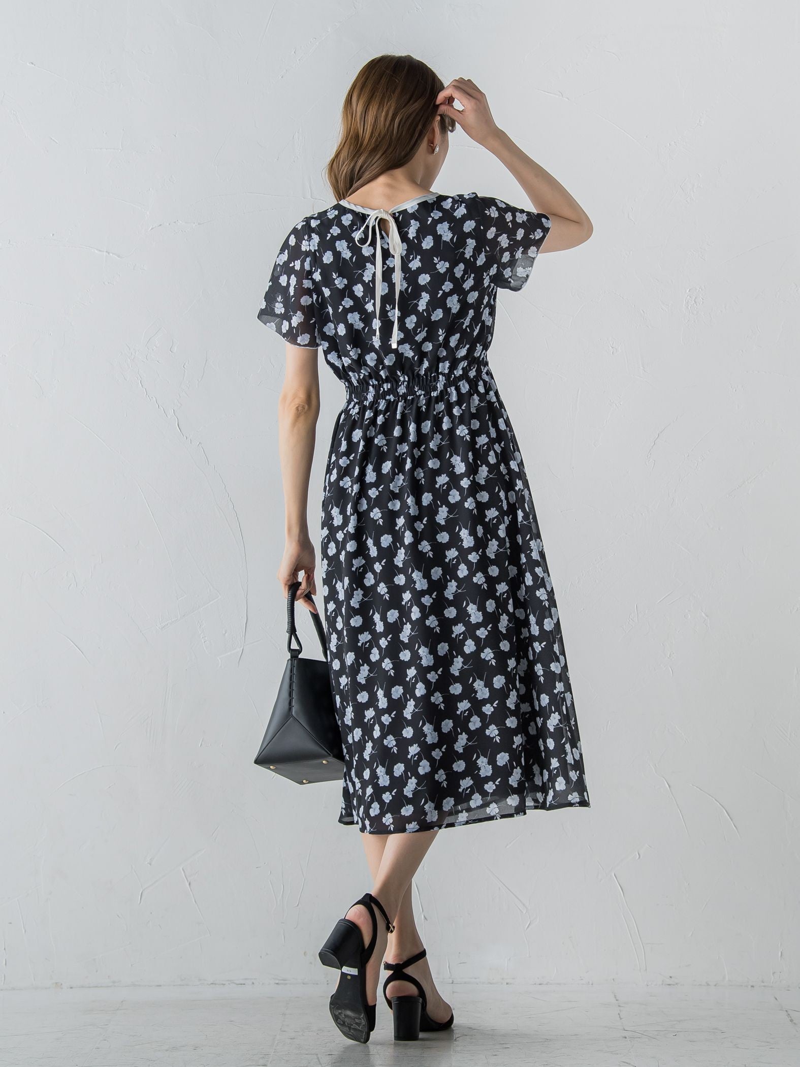 小花柄シアーワンピース ≪洗濯機で洗える≫