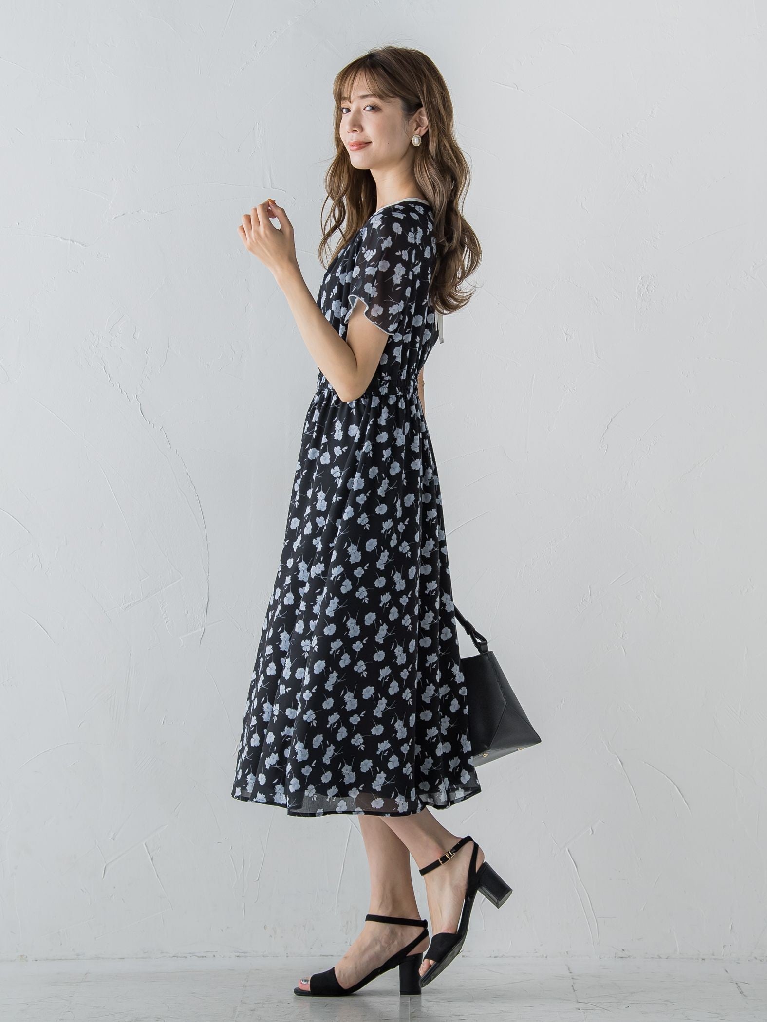 小花柄シアーワンピース ≪洗濯機で洗える≫