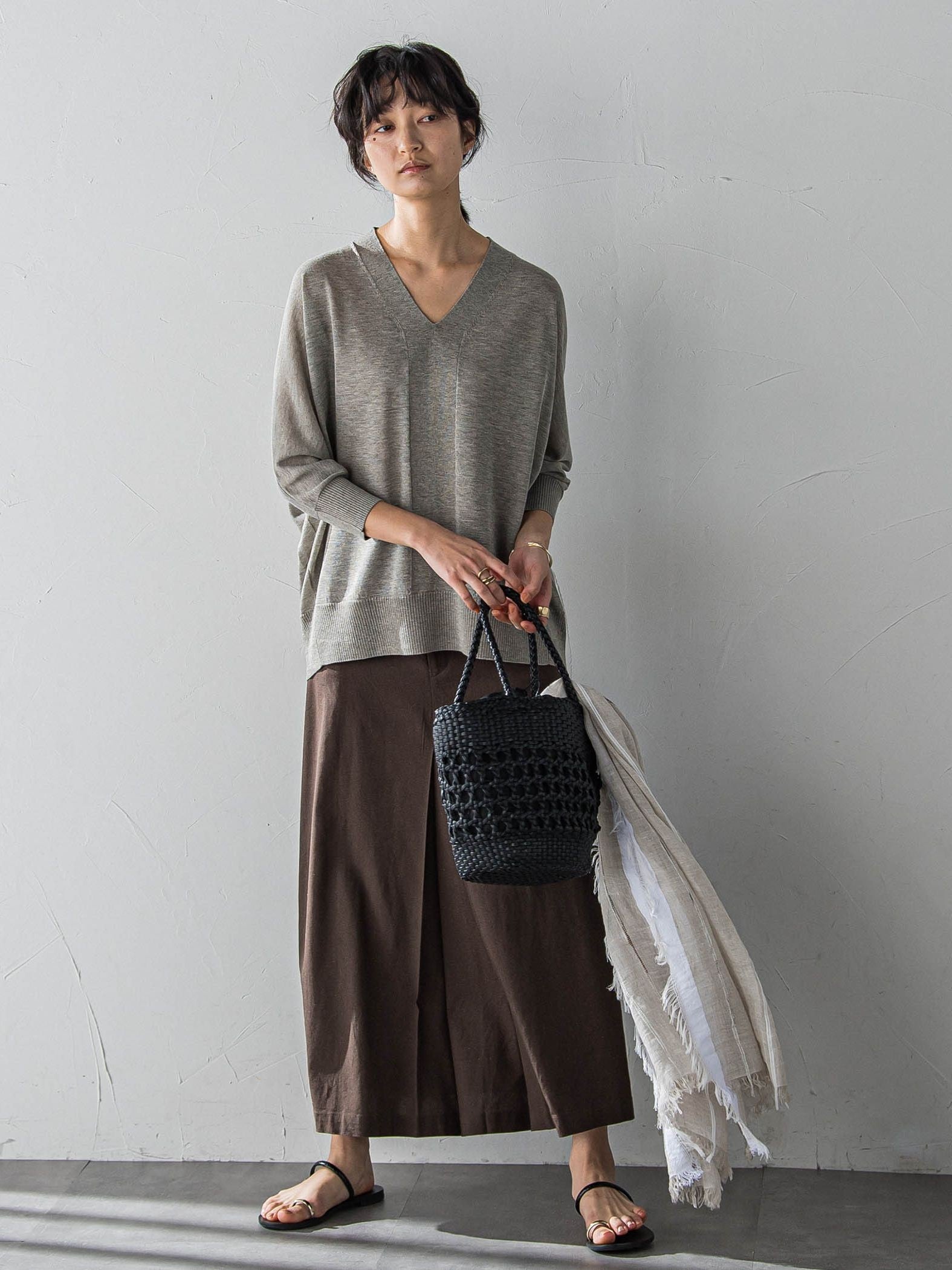 LEVITAシアーVネックドルマンニットプルオーバー≪手洗い可能≫