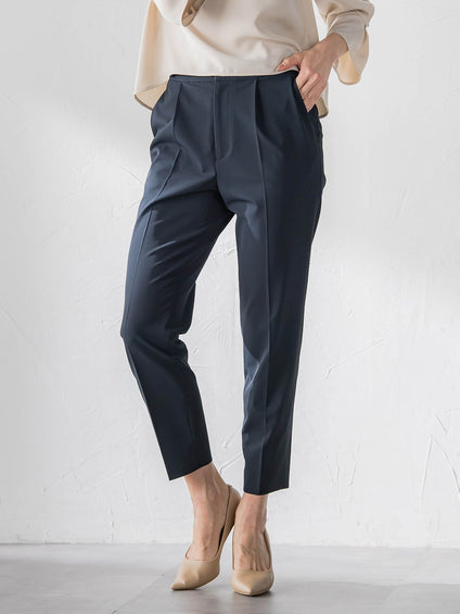 美シルエットテーパードパンツ