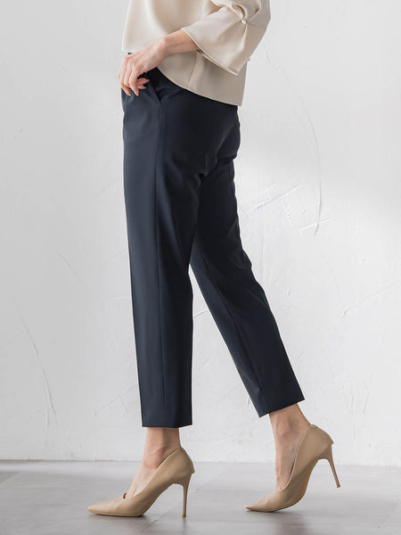 美シルエットテーパードパンツ