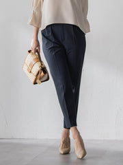 美シルエットテーパードパンツ