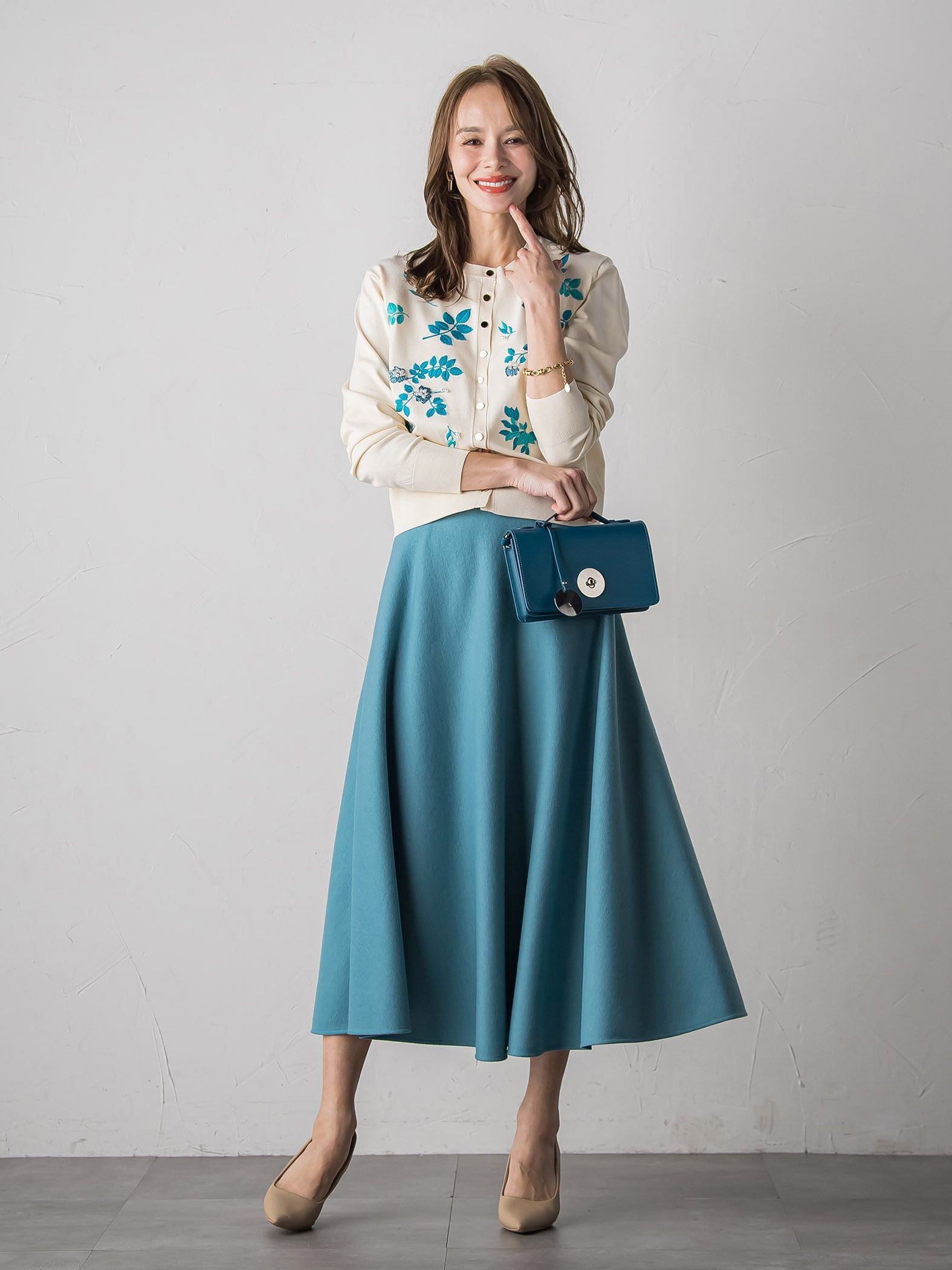 【新色追加】ボタニカルモチーフ刺繍カーディガン