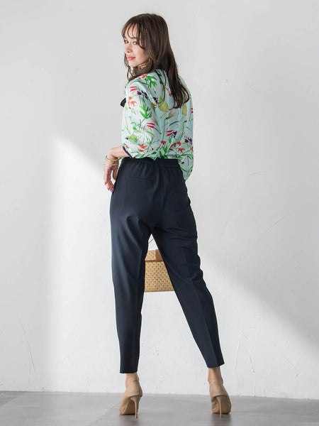 美シルエットテーパードパンツ