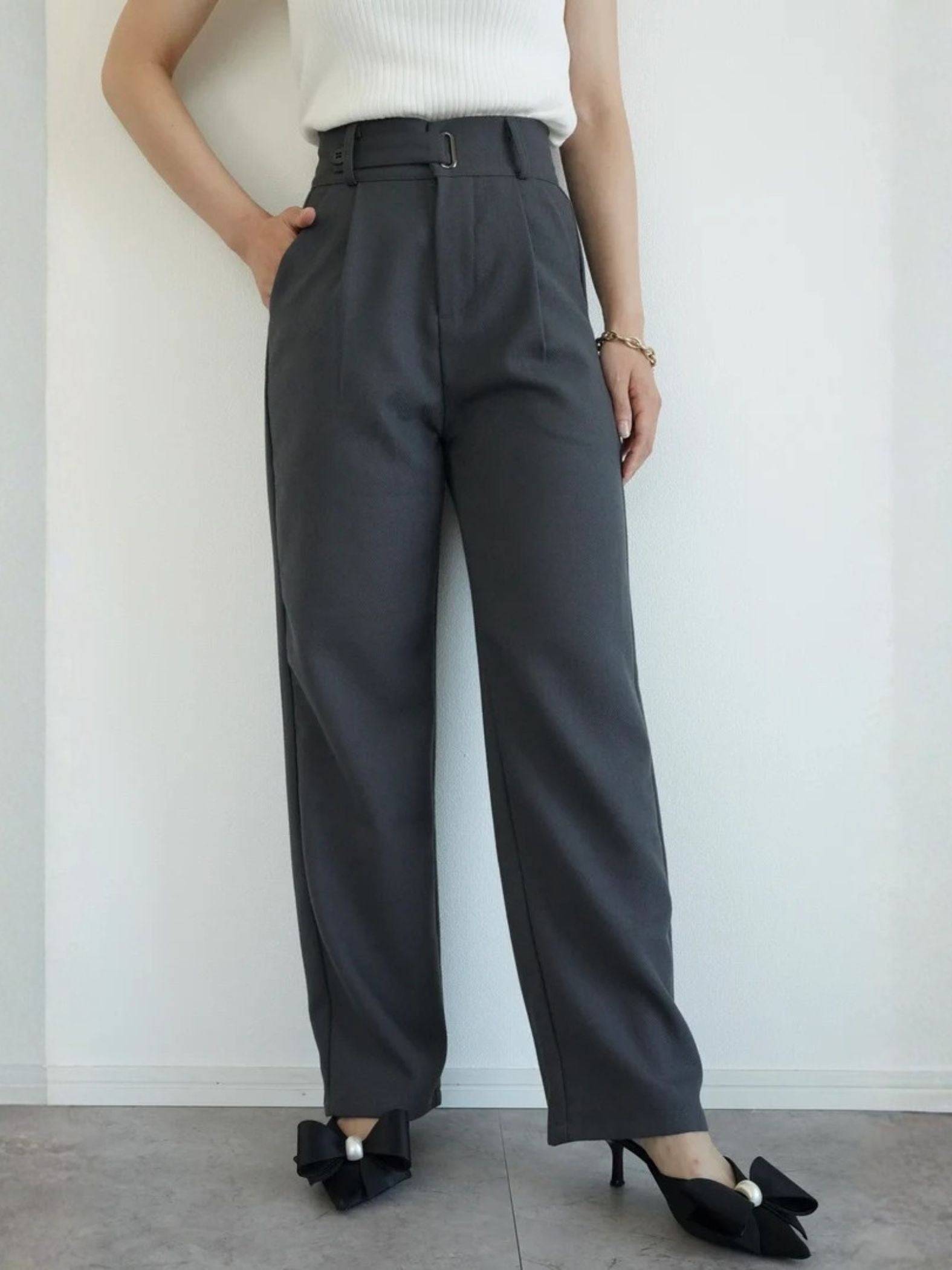 ベルトデザインストレートパンツ