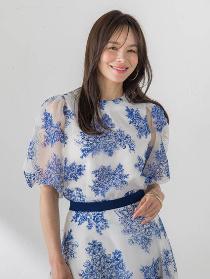ブーケ刺繍オーガンジーブラウス