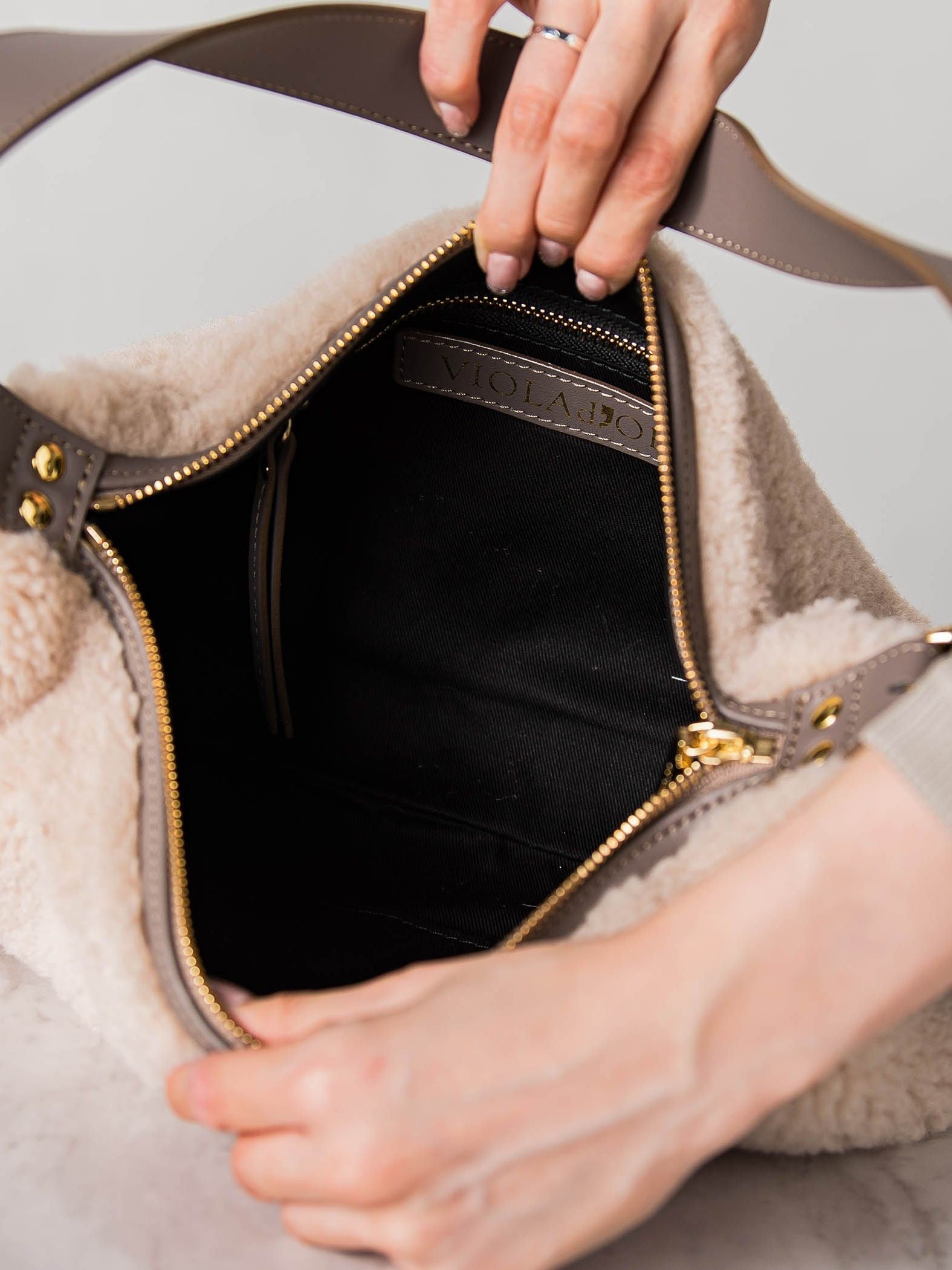 【VIOLAd'ORO】ボアショルダーバッグ ELMO/V-8926