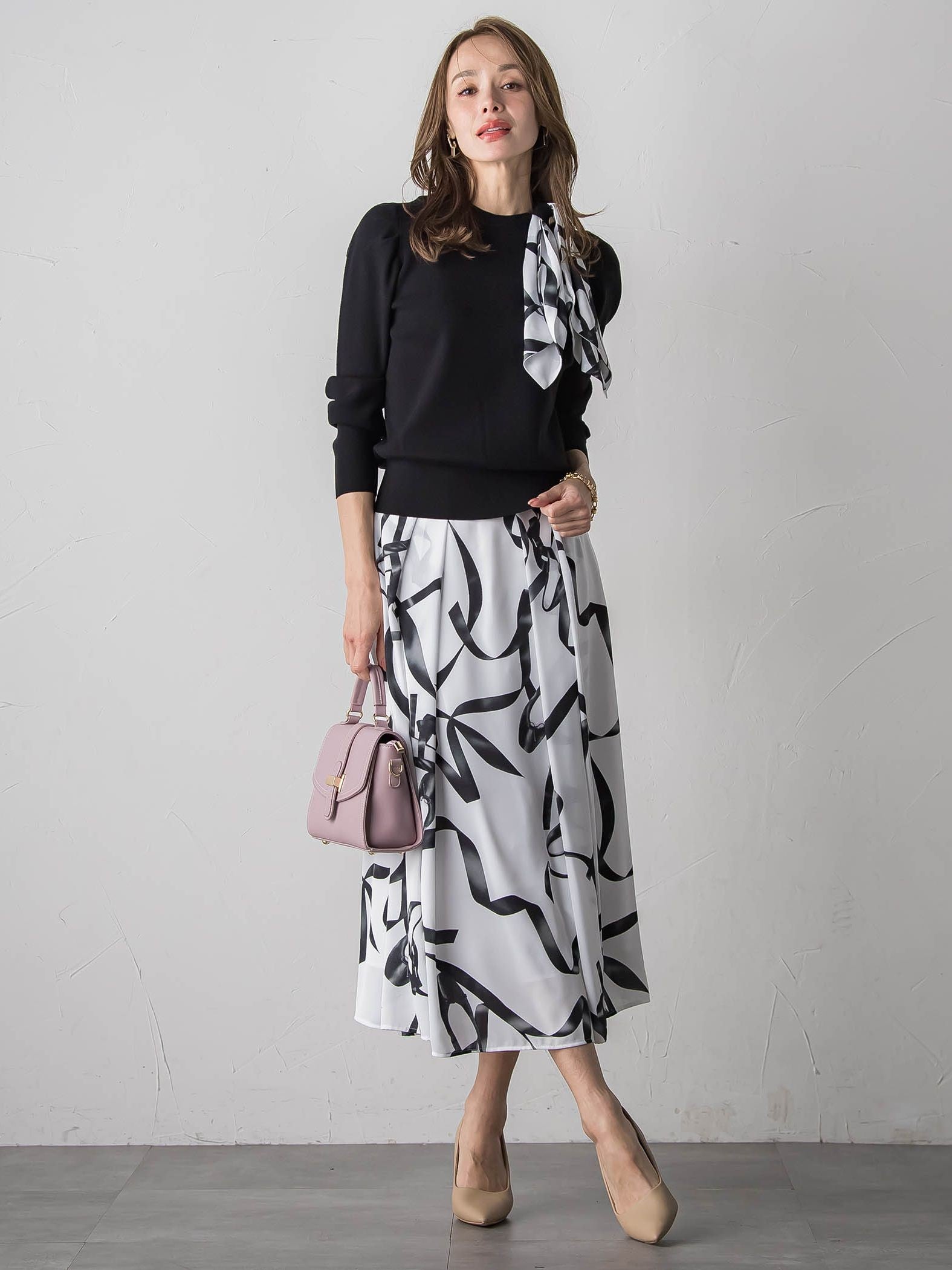 トゥシューズスカーフ付きニット