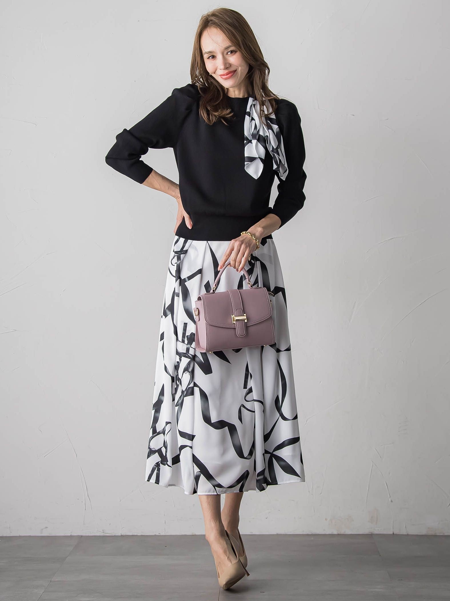 トゥシューズスカーフ付きニット