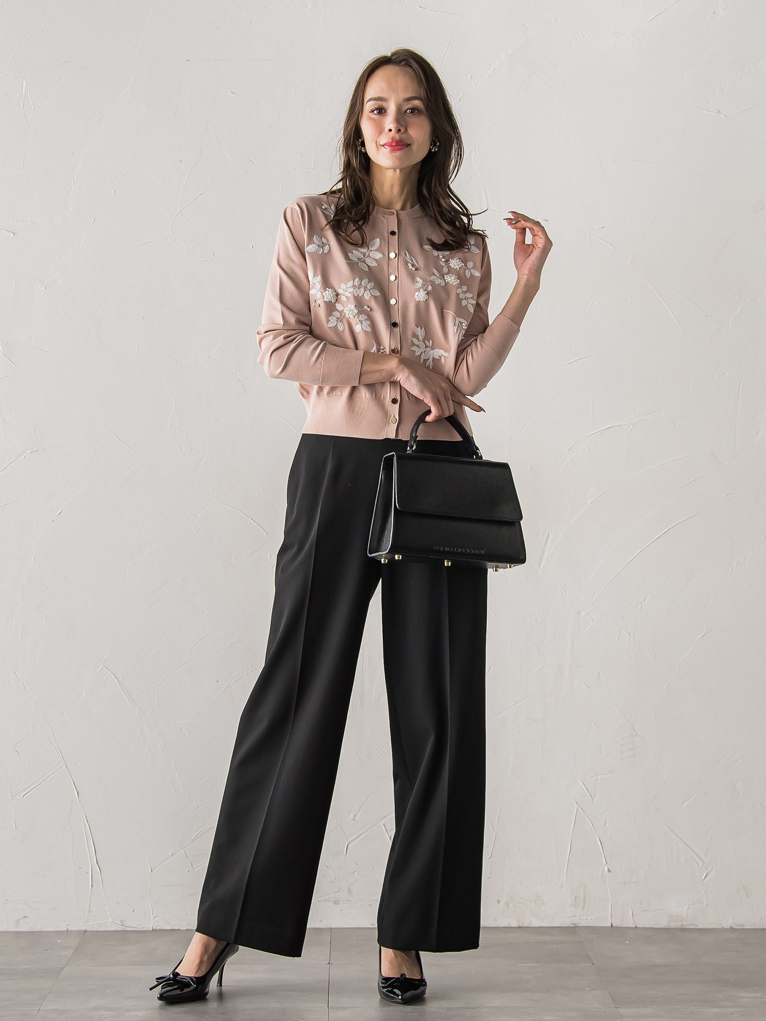 【新色追加】ボタニカルモチーフ刺繍カーディガン