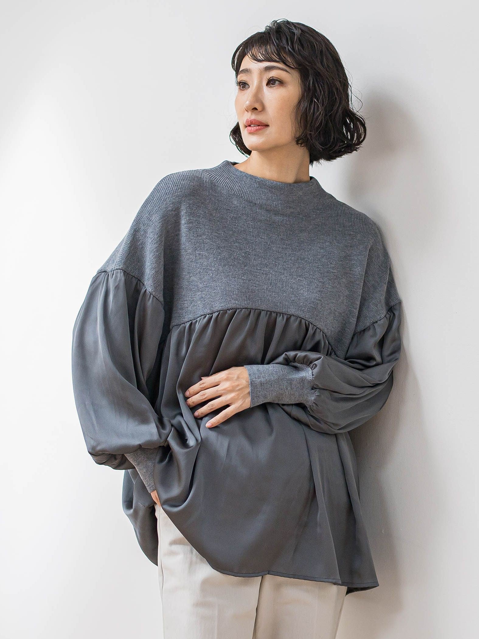 【WEB限定】”1枚でサマになる”とろみサテンふんわりニット