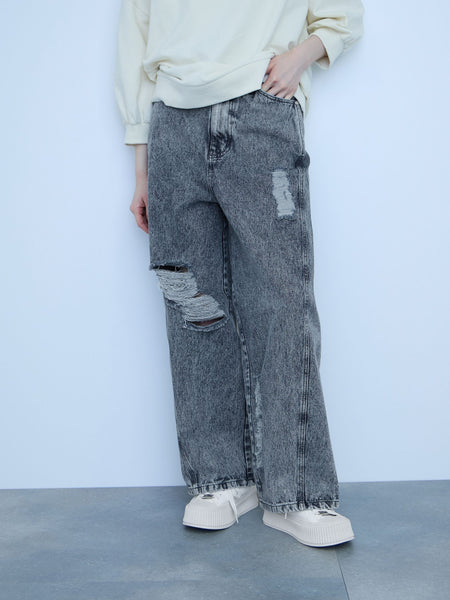 【大人の抜け感】デニムカットオフダメージパンツ