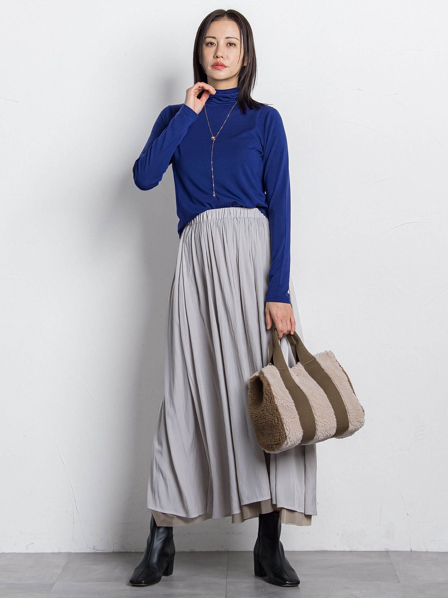 パウダーサテンリバーシブルスカート