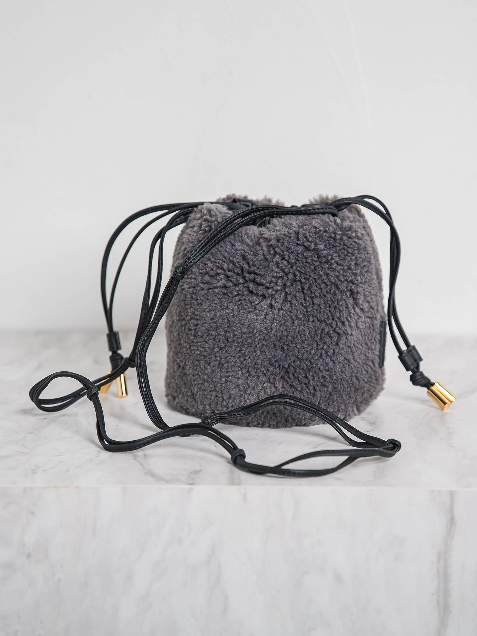 【WEB限定】【VIOLAd'ORO】ボア巾着ミニバッグ　ELMO / V-8925