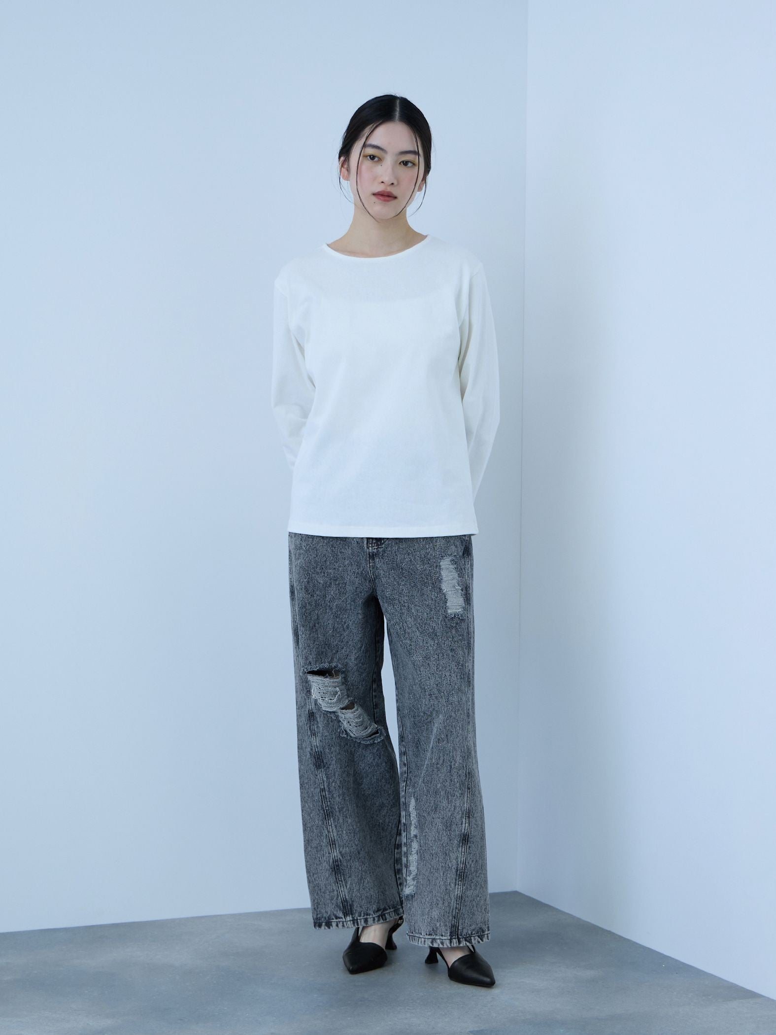 【大人の抜け感】デニムカットオフダメージパンツ