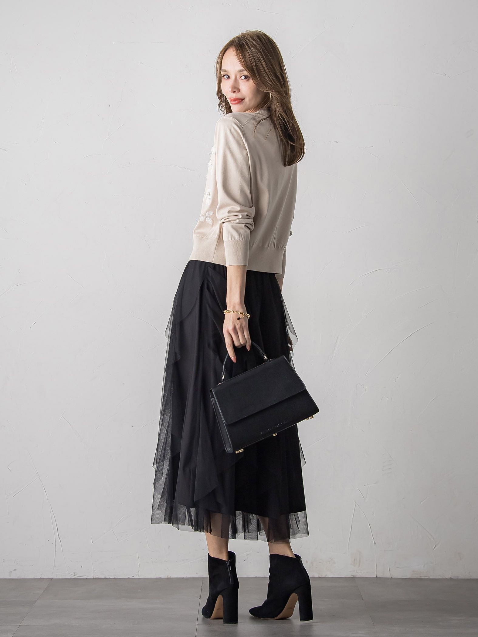 【新色追加】ボタニカルモチーフ刺繍カーディガン