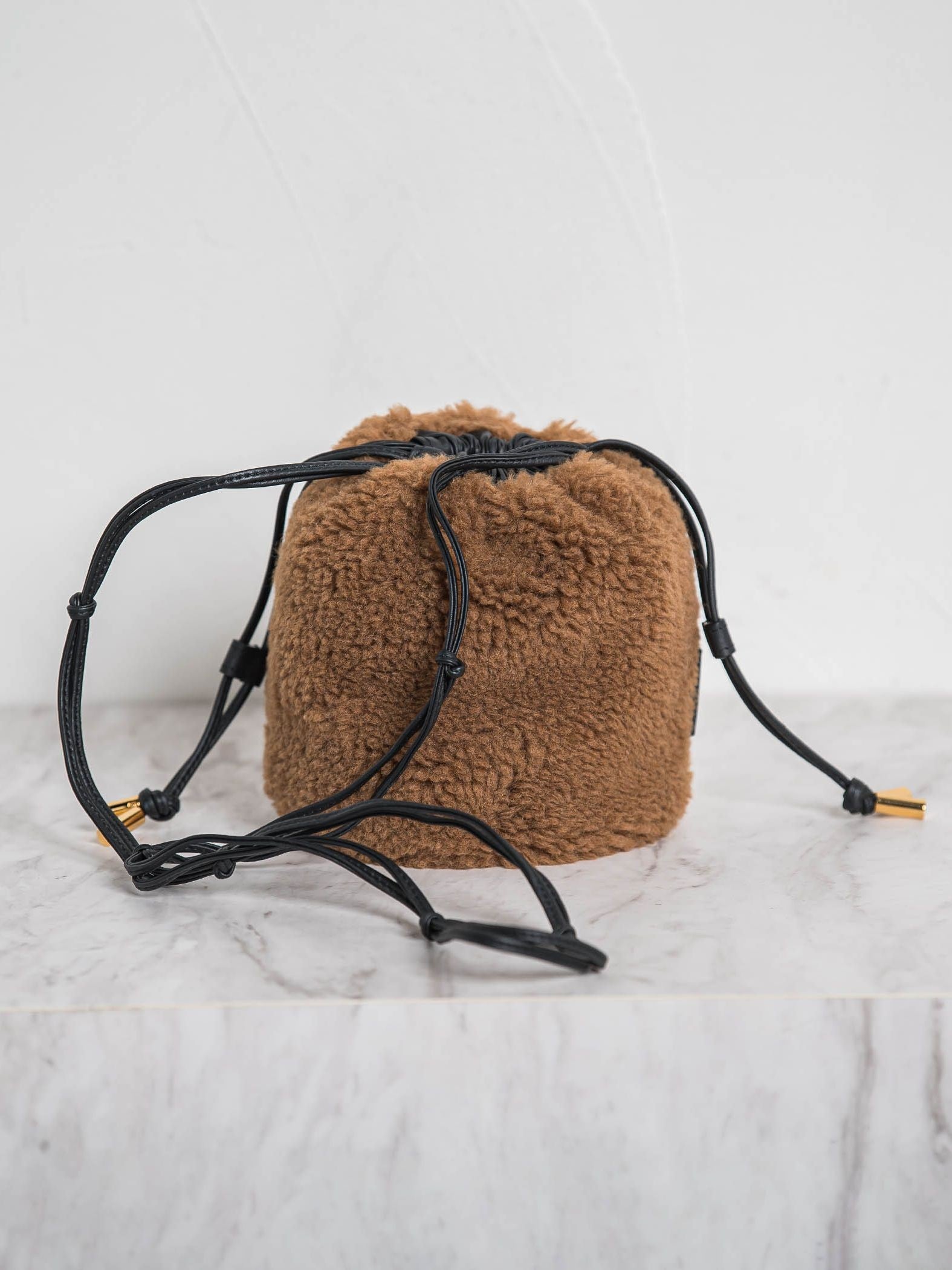 【WEB限定】【VIOLAd'ORO】ボア巾着ミニバッグ　ELMO / V-8925