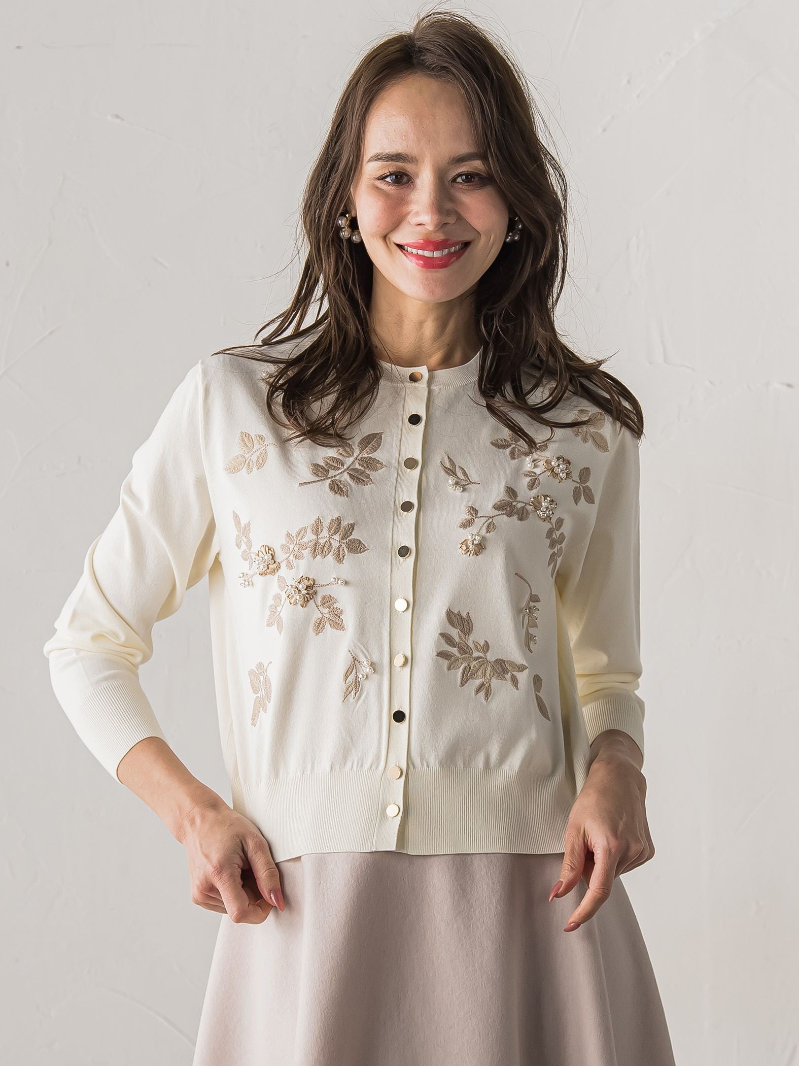 【新色追加】ボタニカルモチーフ刺繍カーディガン