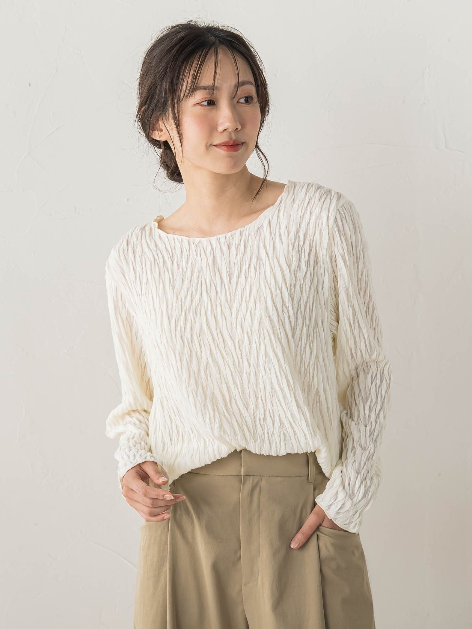 【WEB限定】フリルジャガードクルーネックプルオーバー