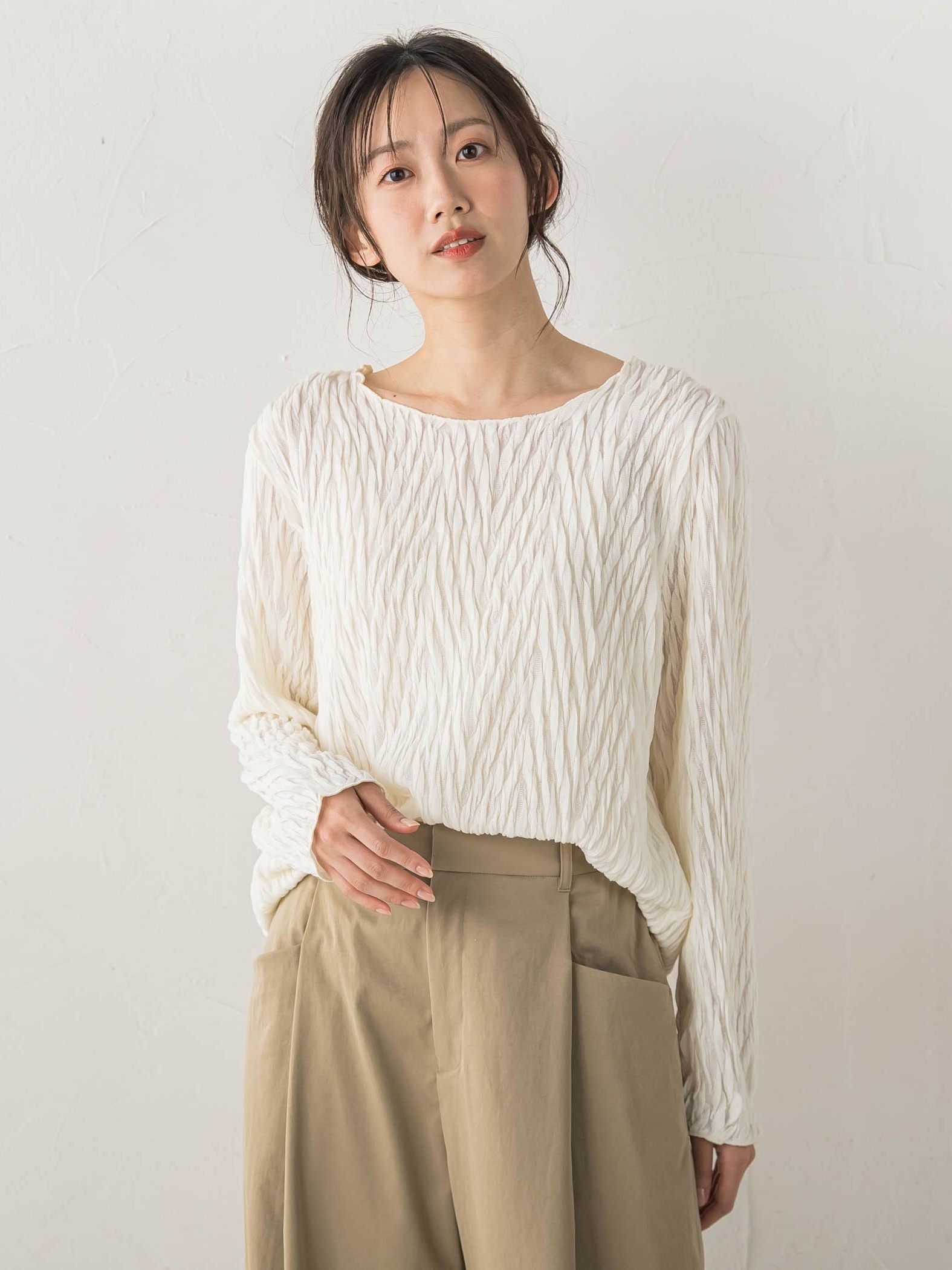 【WEB限定】フリルジャガードクルーネックプルオーバー