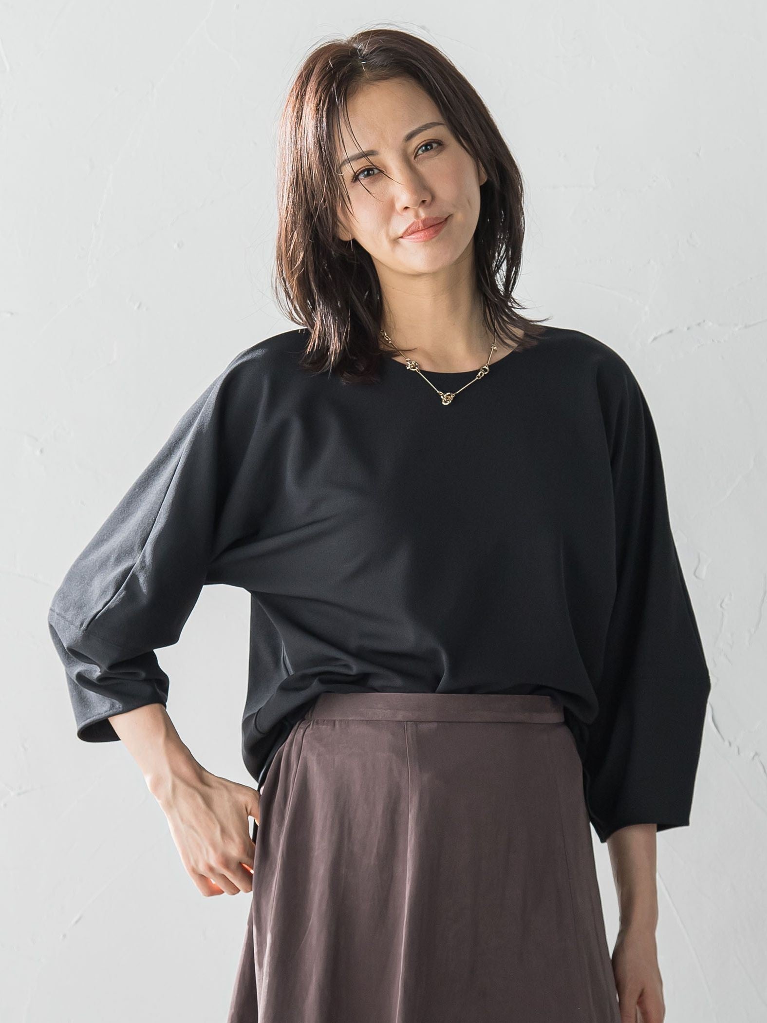 【WEB限定】フォルムスリーブバックジップトップス≪洗濯機で洗える≫