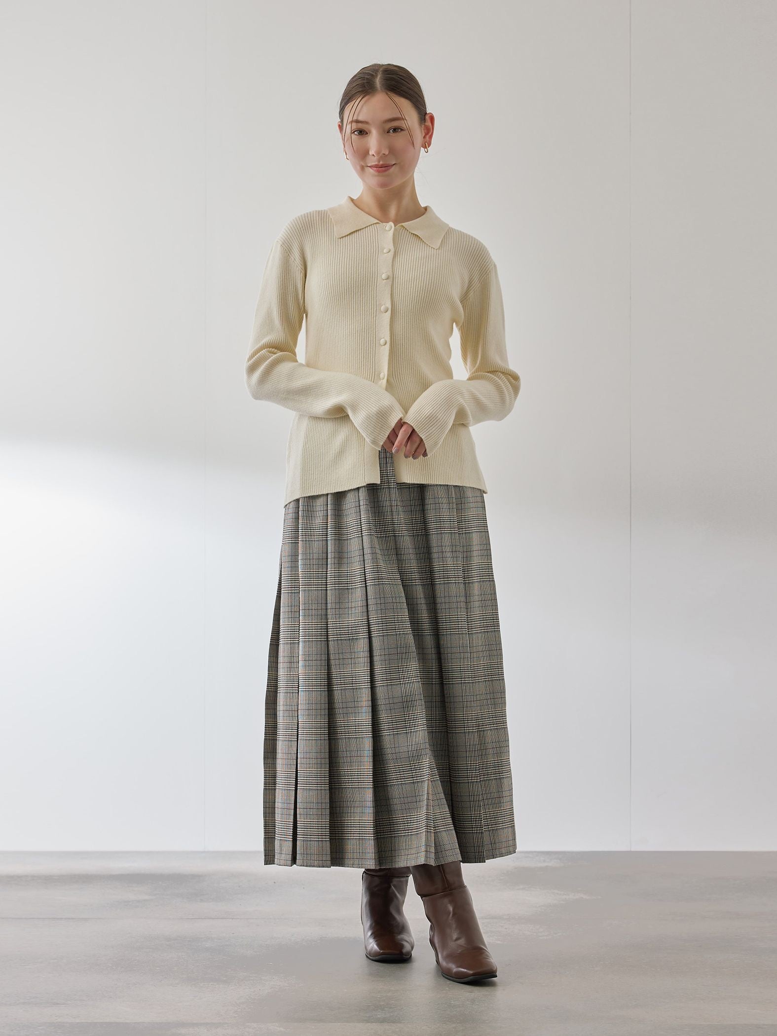 くるみボタンポロニットカーディガン≪手洗い可能≫