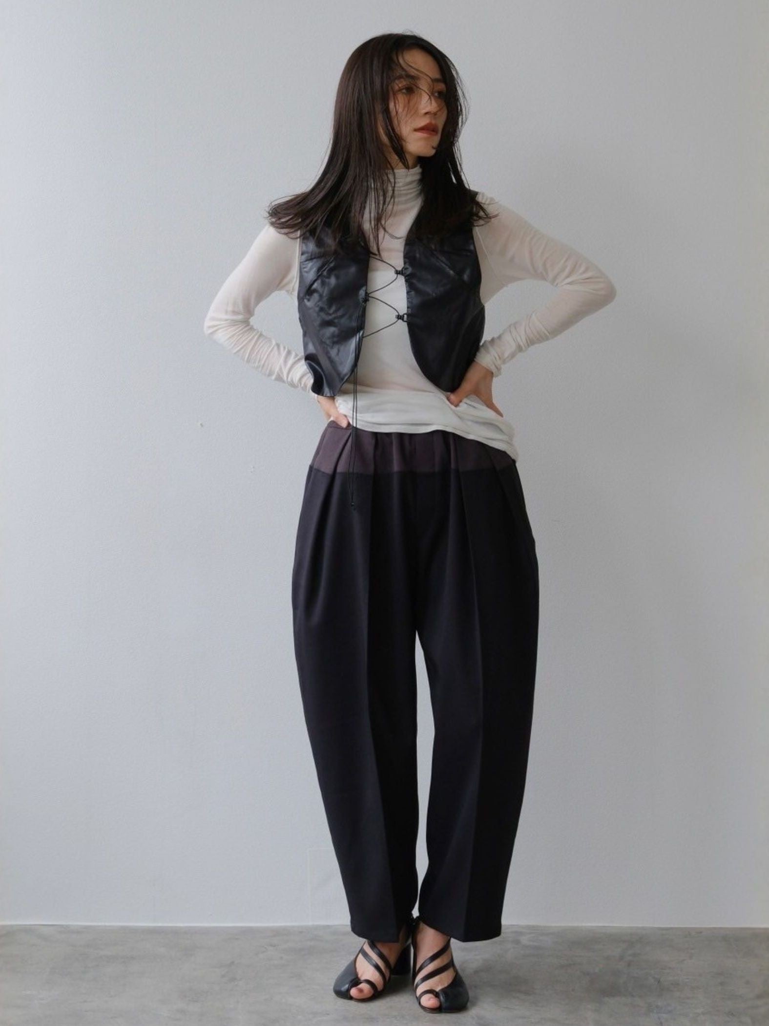 Bicolor curve pants【日本製】≪手洗い可能≫