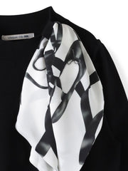 トゥシューズスカーフ付きニット