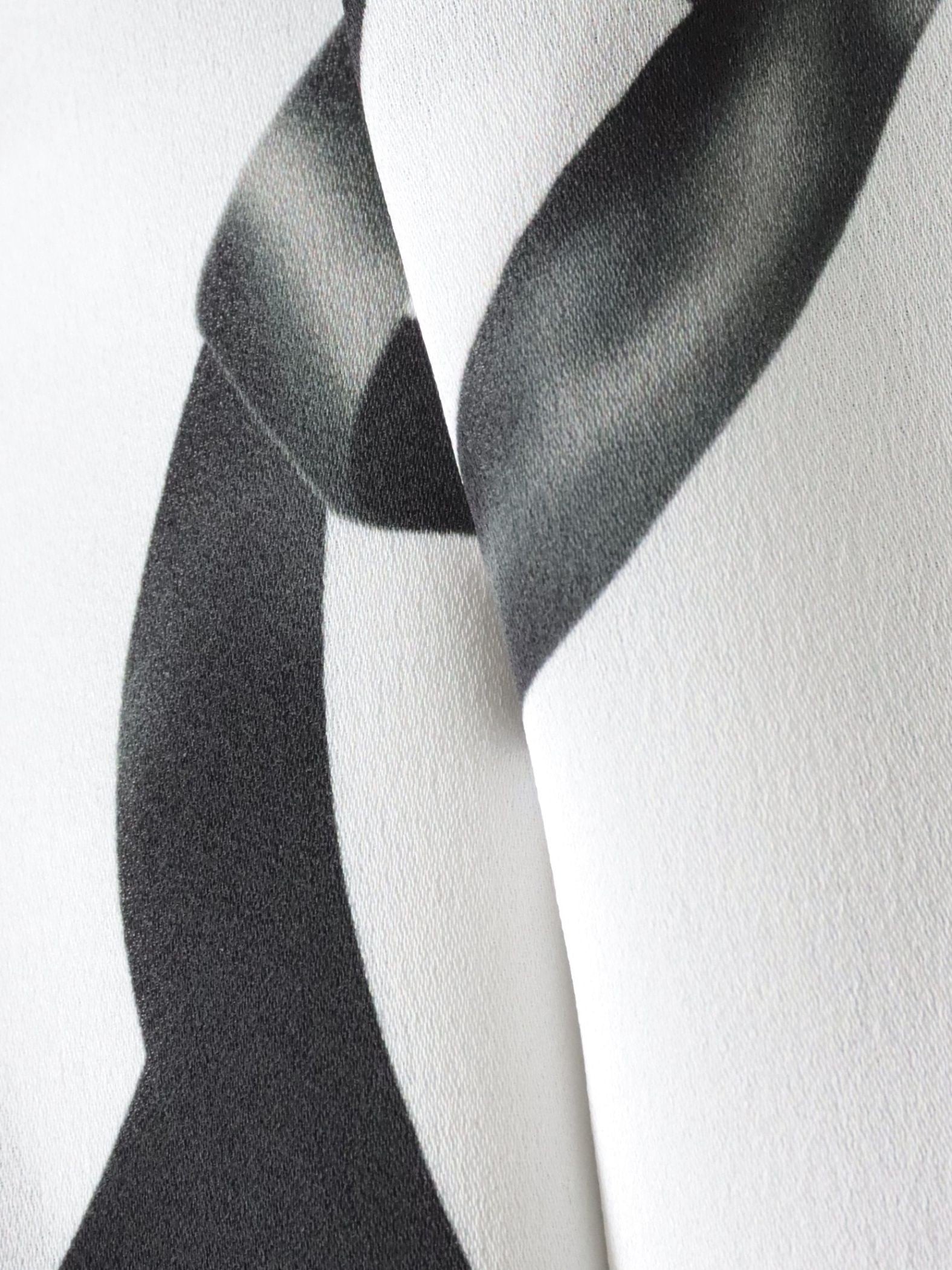 トゥシューズスカーフ付きニット