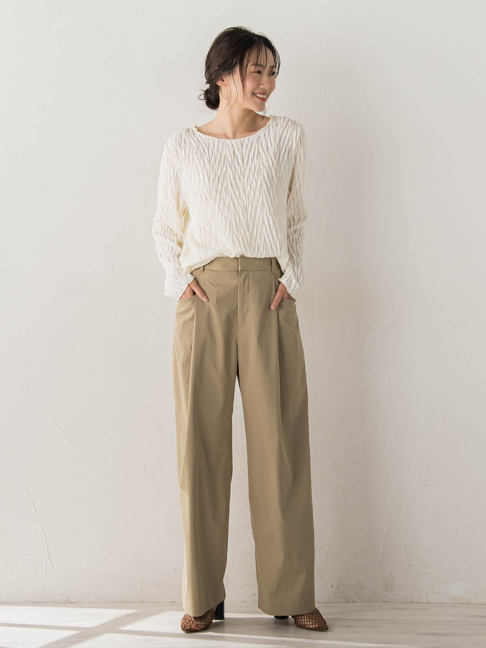 【WEB限定】フリルジャガードクルーネックプルオーバー