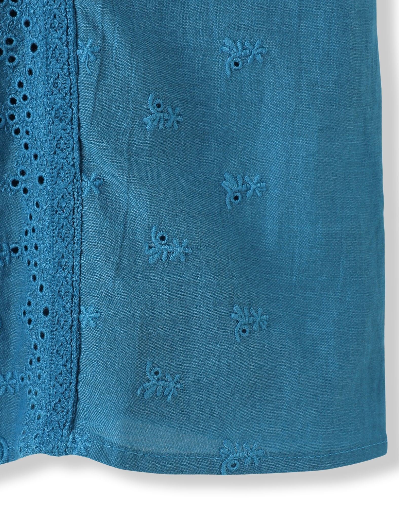 刺繍ハシゴレースブラウス