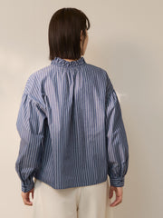 ブロードストライプフリルネックブラウス