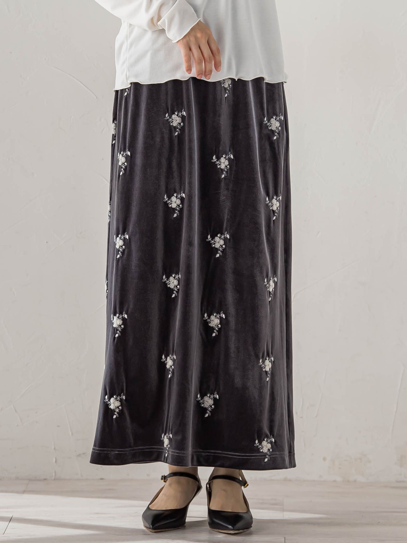 【カタログ掲載】フラワーエンブロイダリーベロアスカート