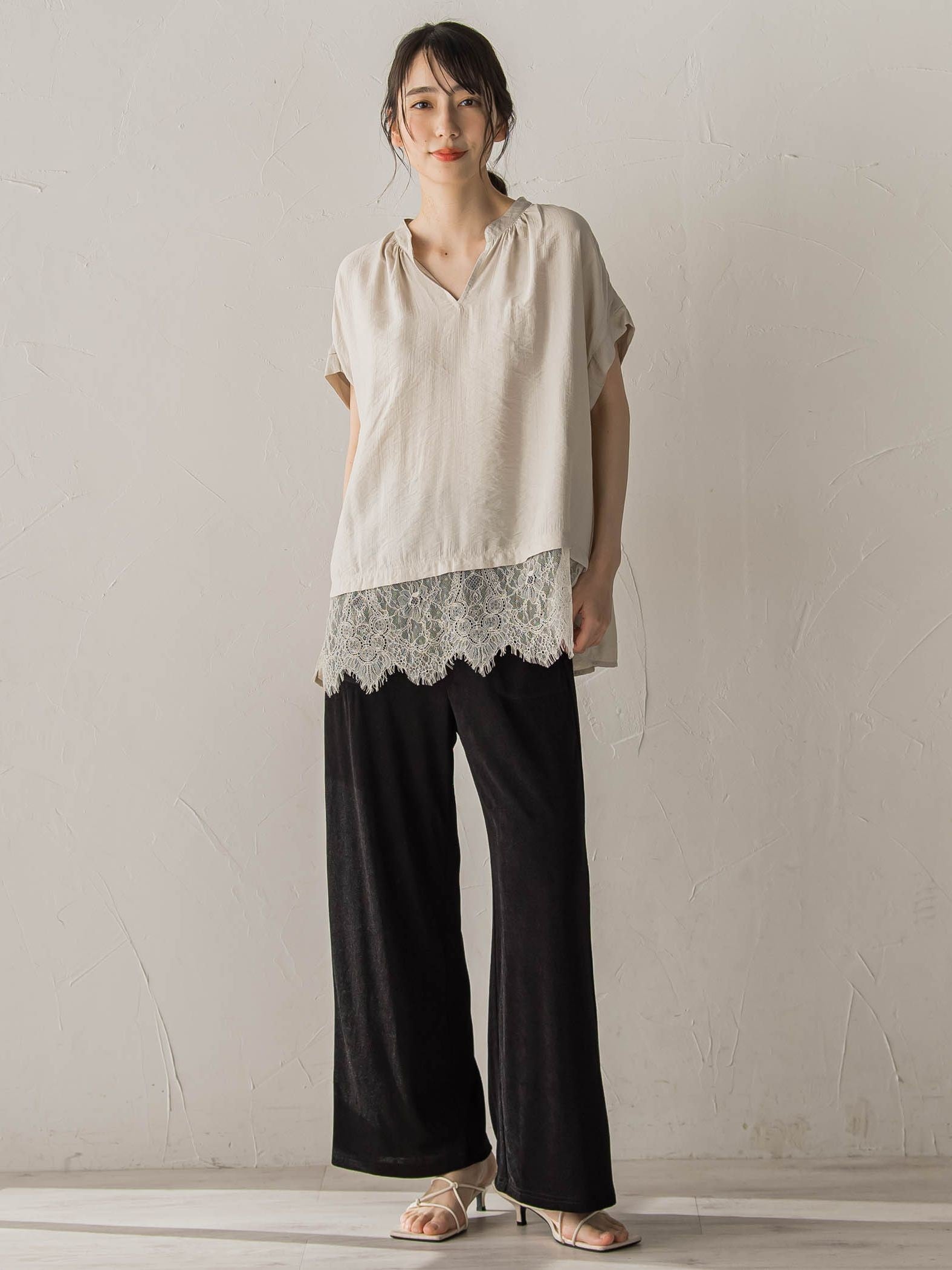 【WEB限定】キーネックレース切替ブラウス