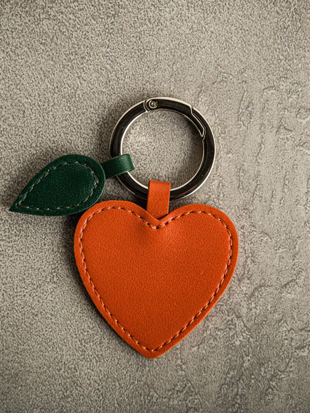 【APPLE LEATHER】ハートシルエットチャーム
