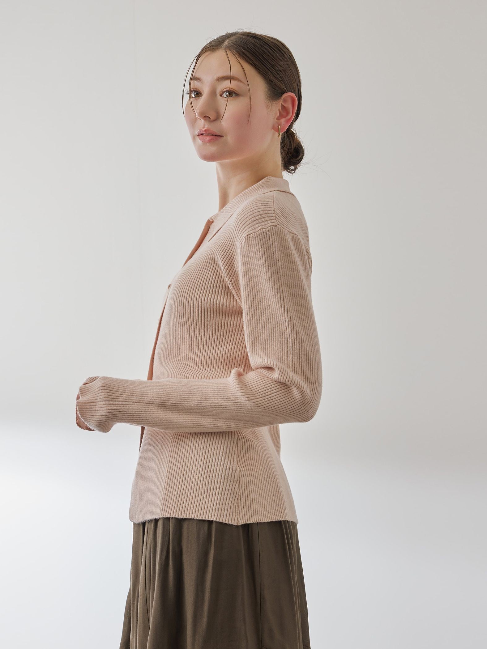 くるみボタンポロニットカーディガン≪手洗い可能≫