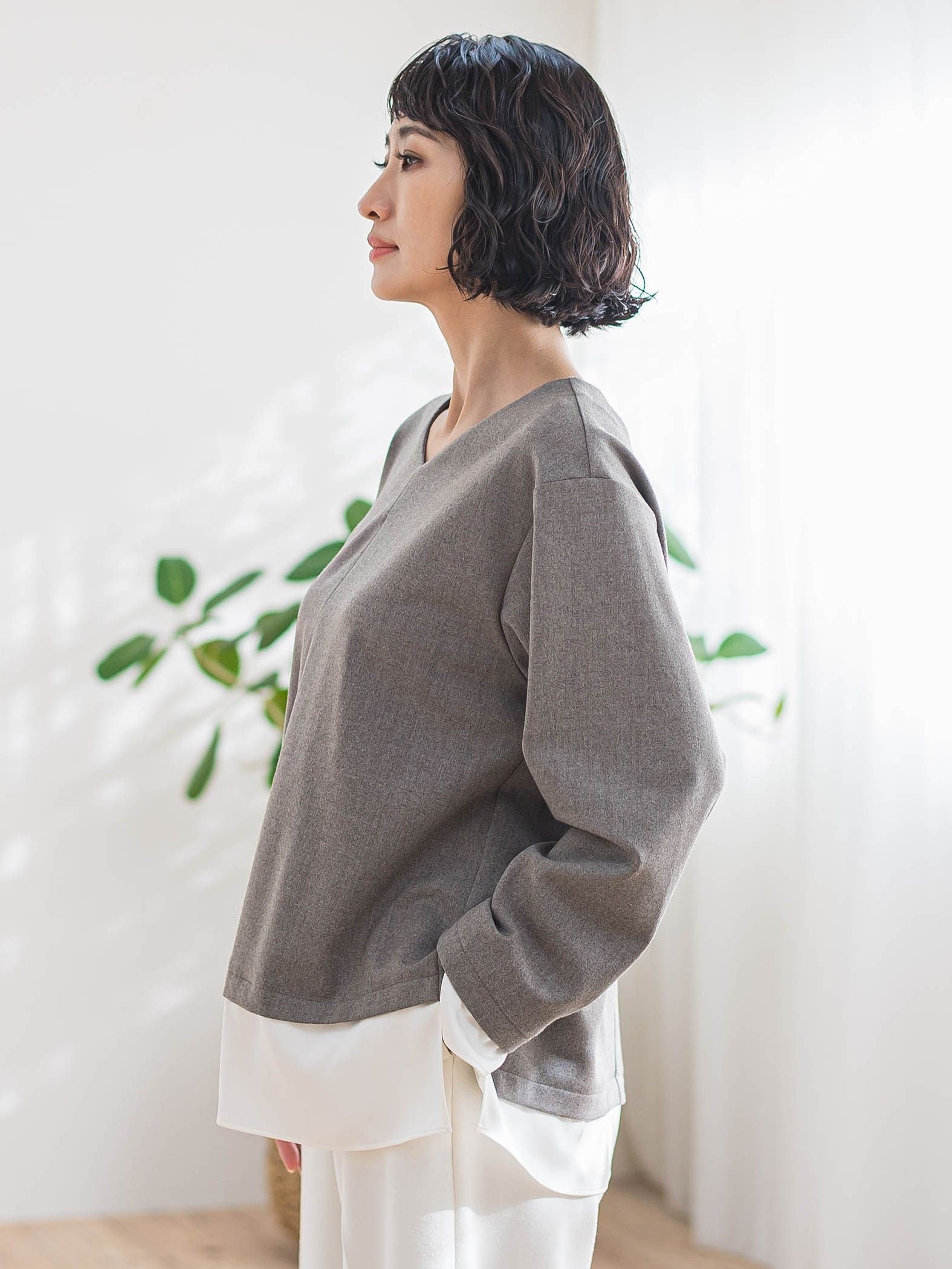 ピクシエスタVネックブラウス≪洗濯機で洗える≫