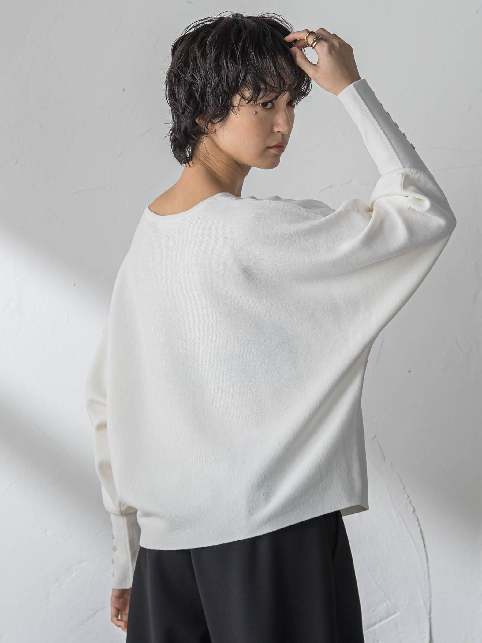 袖口ボタンドルマンニットプルオーバー≪手洗い可能≫