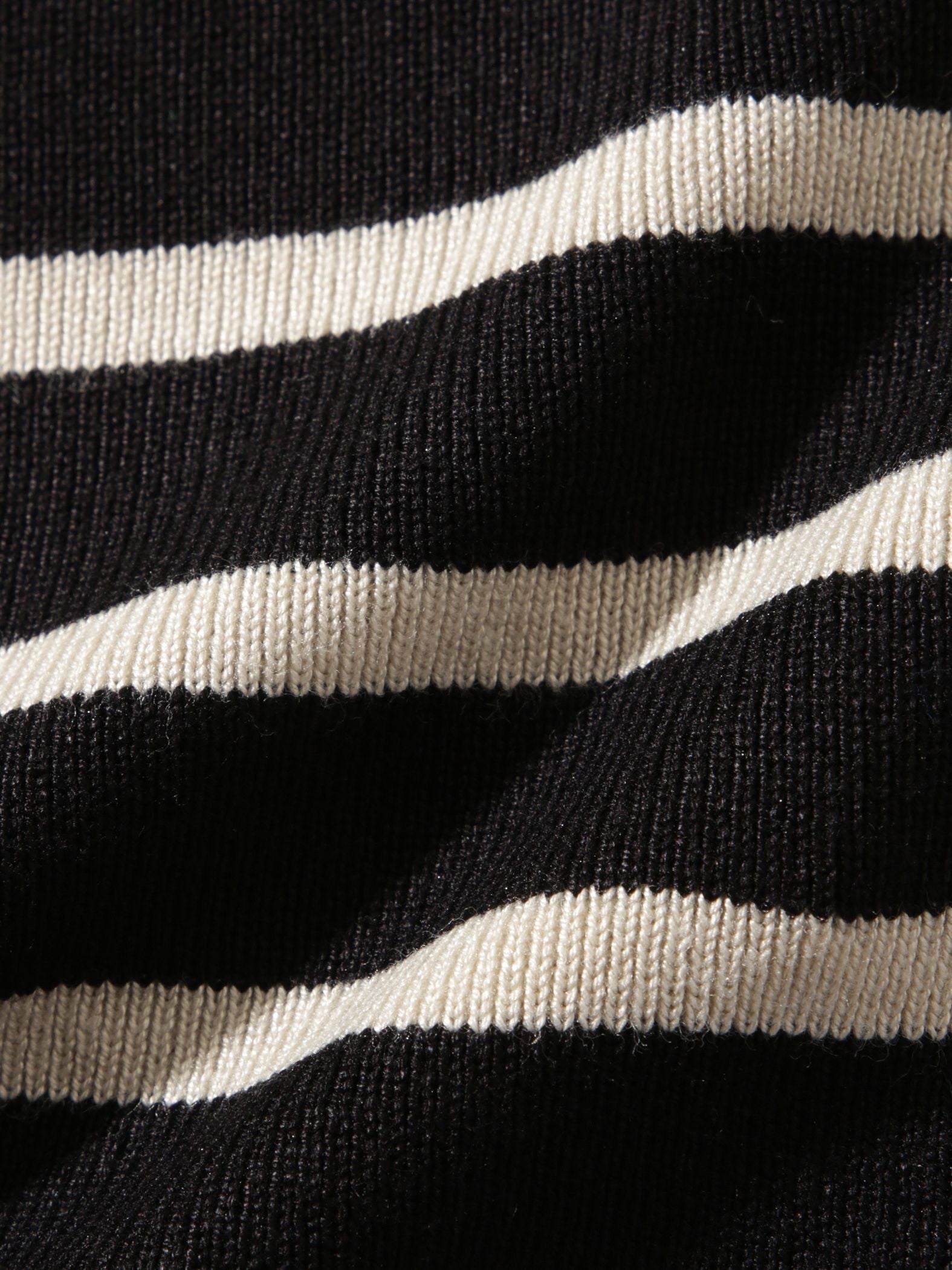 ハイネック総針ニットプルオーバー≪手洗い可能≫