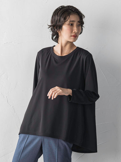 “ブラウスのように着られる”さらさらストレッチトップス