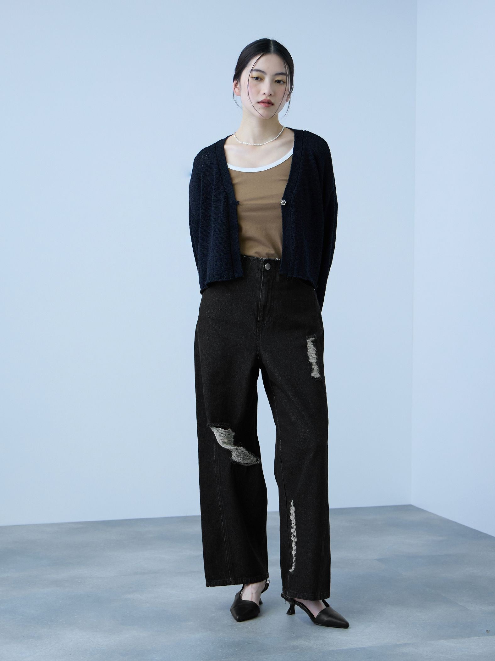 【大人の抜け感】デニムカットオフダメージパンツ