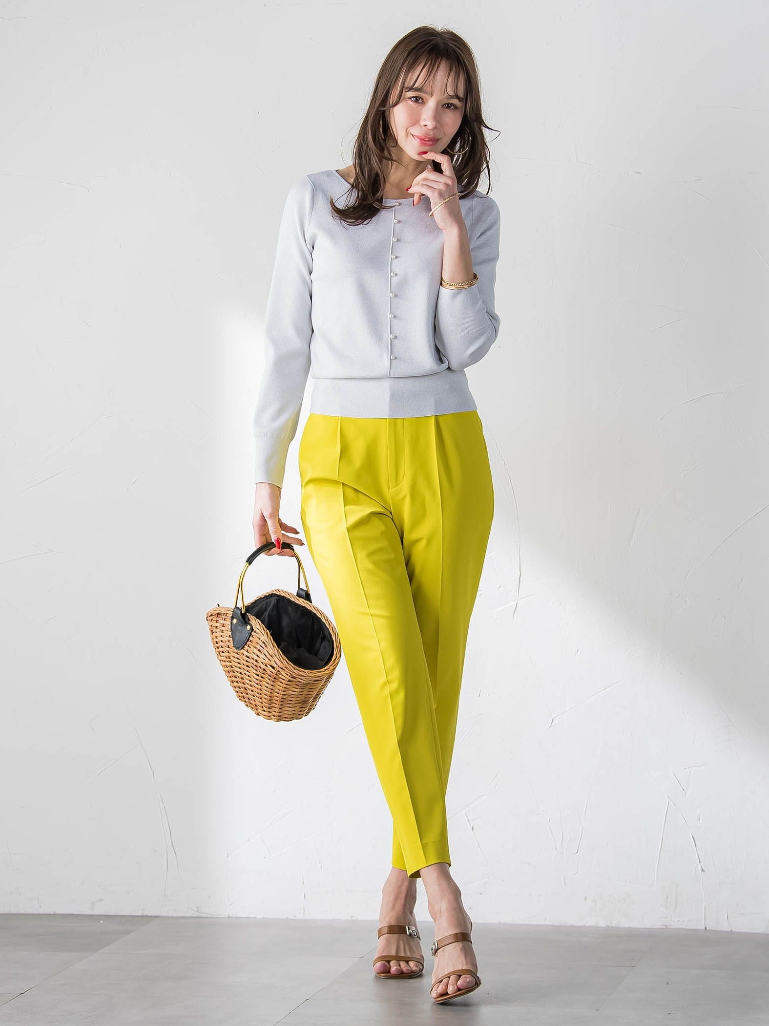 美シルエットテーパードパンツ