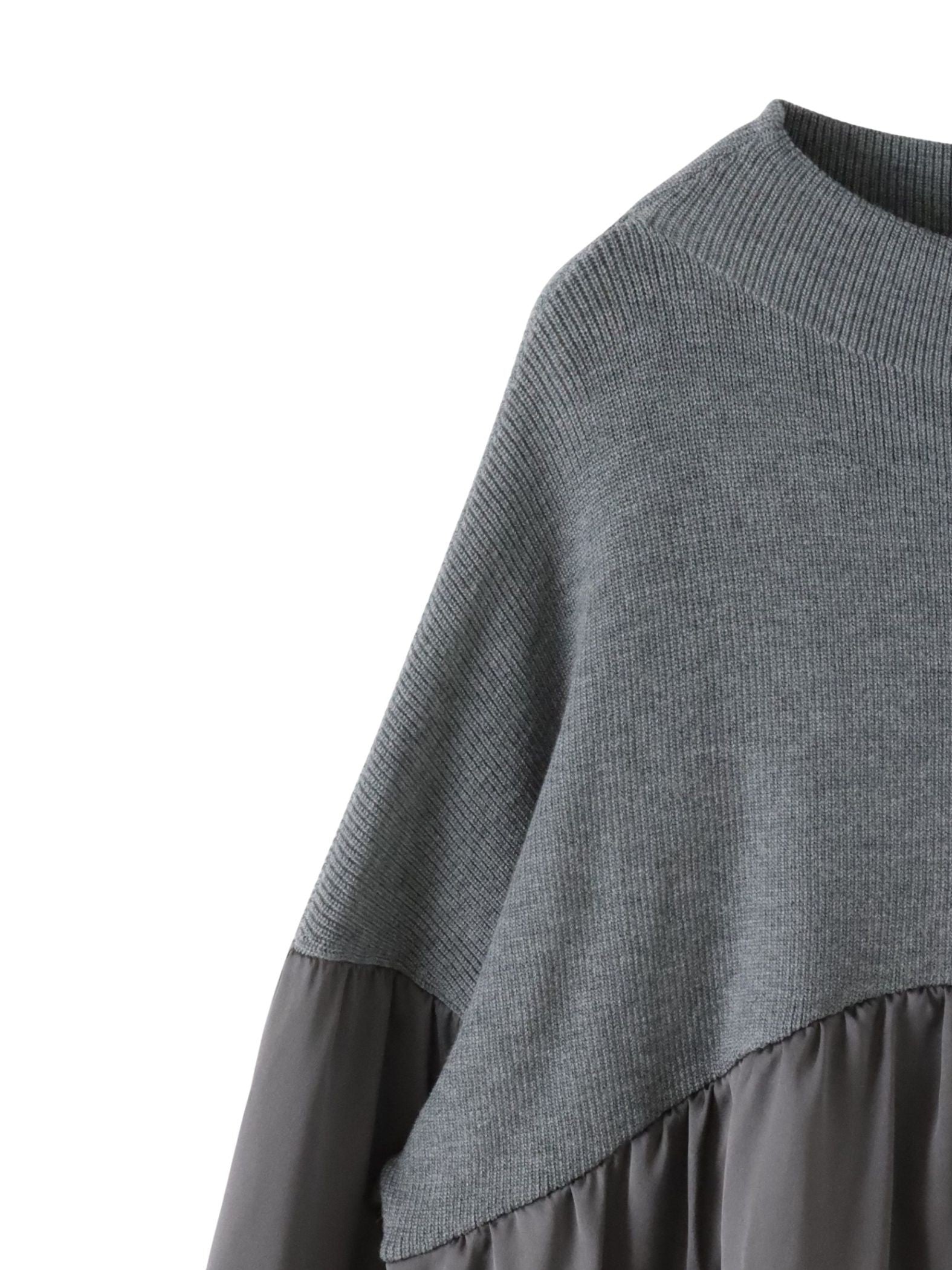 【WEB限定】”1枚でサマになる”とろみサテンふんわりニット